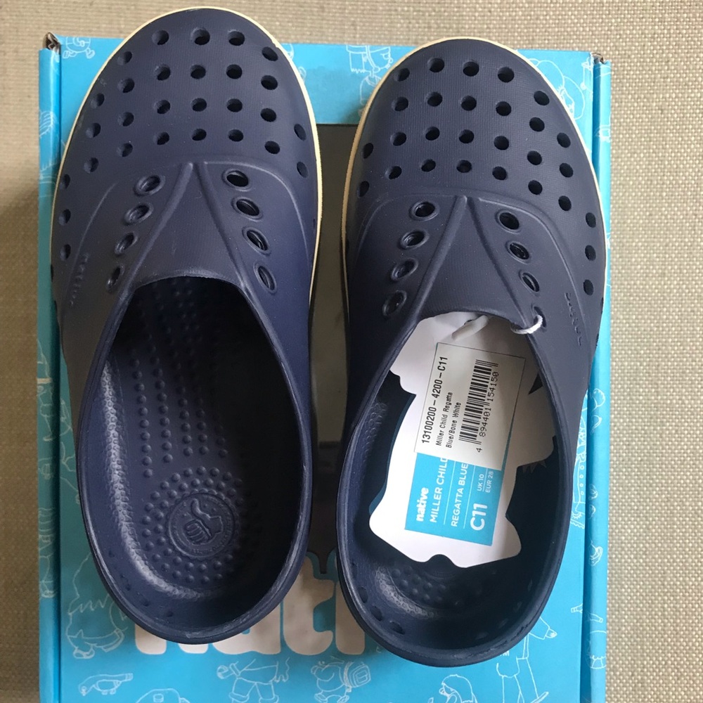 Native regatta shoes